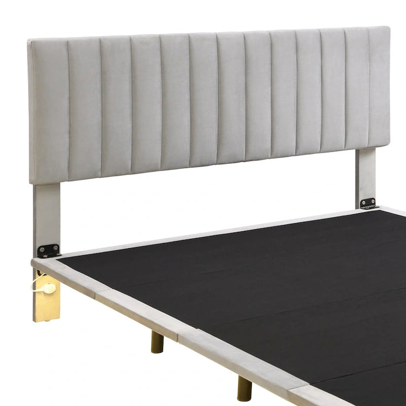 Bedframe met hoofdbord met verticale lijnen, zwevend platformbed met fluwelen bekleding