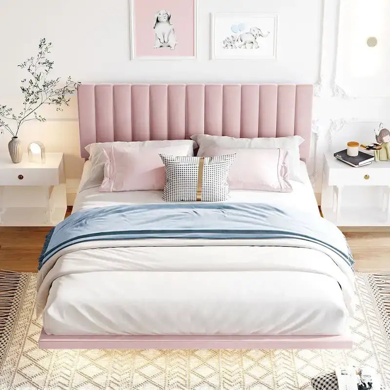Bedframe met hoofdbord met verticale lijnen, zwevend platformbed met fluwelen bekleding