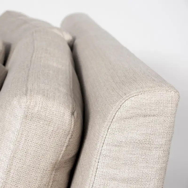Beiges Zweisitzer-Sofa