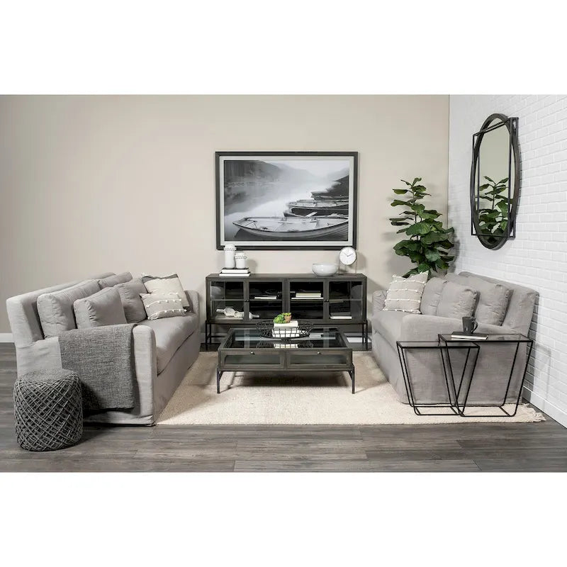 Beiges Zweisitzer-Sofa