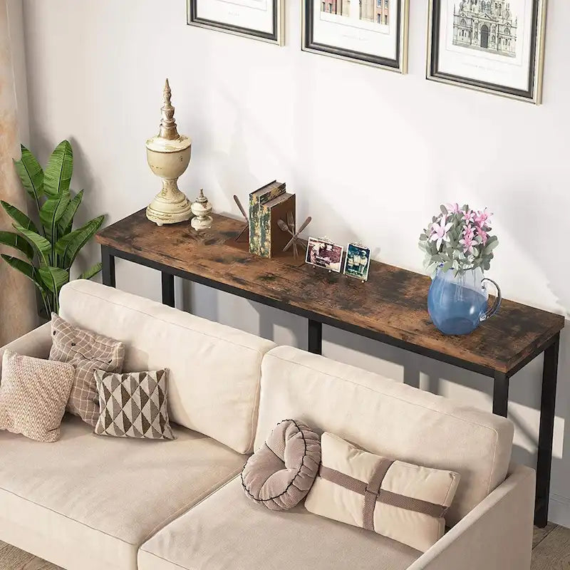 Extra lange consoletafel achter de bank, smalle haltafel
