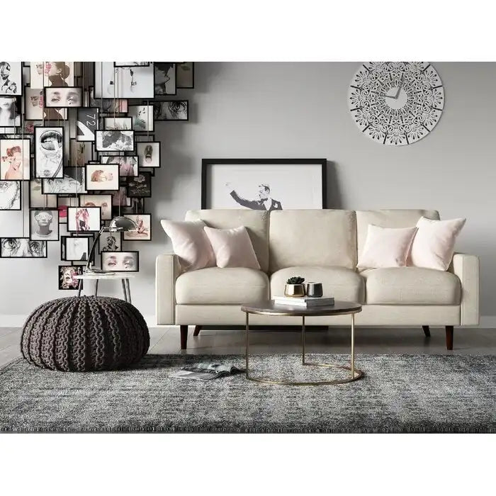 Sofa mit Beinen aus Massivholz