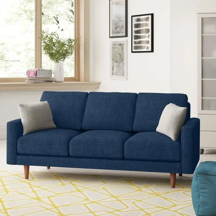 Sofa mit Beinen aus Massivholz