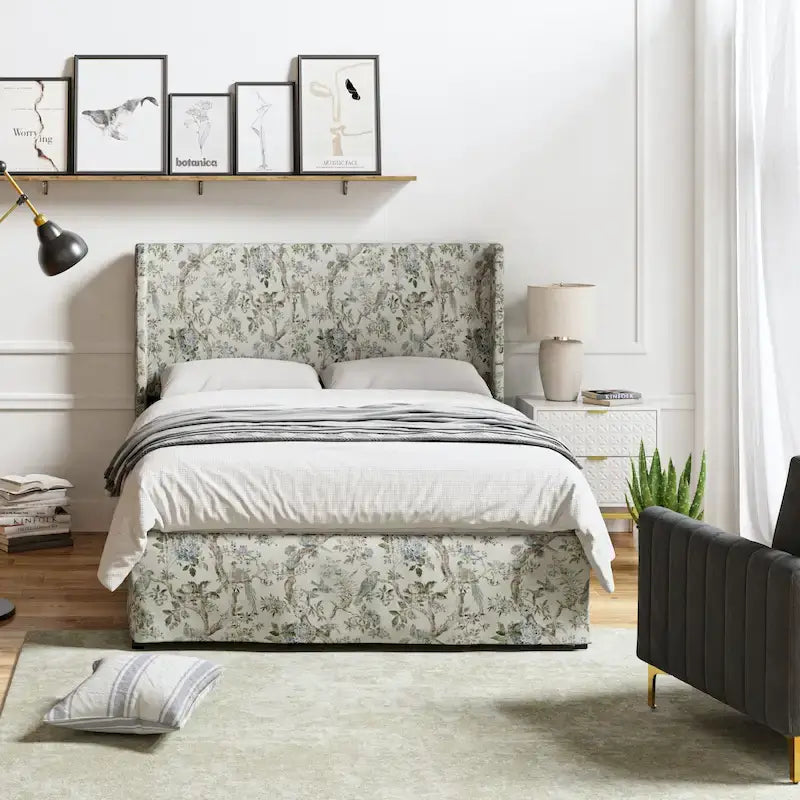 Traditioneel bed van metaal met wasbare hoes en bekleding