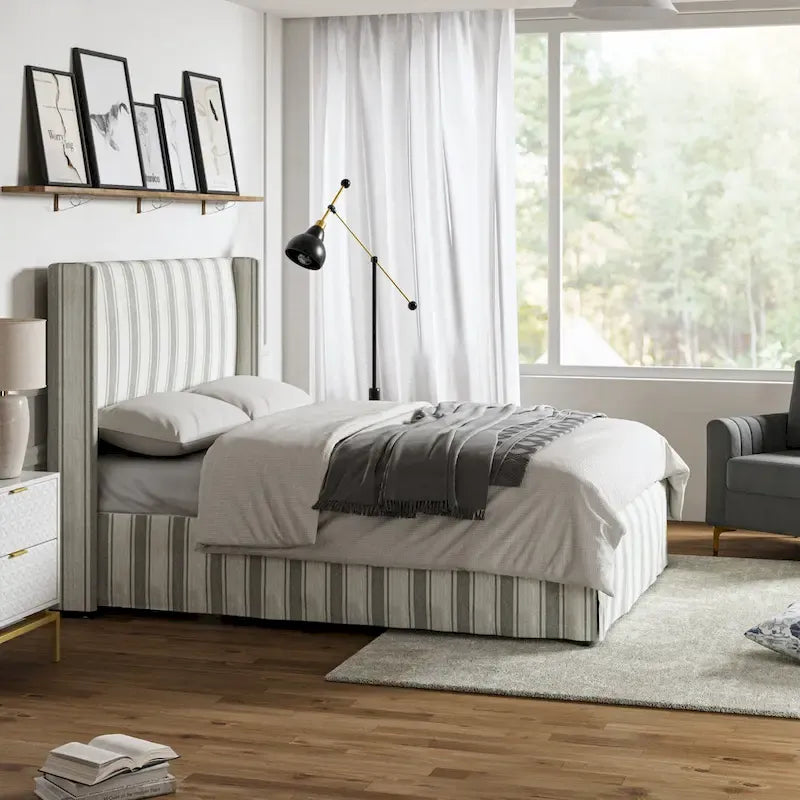 Traditioneel bed van metaal met wasbare hoes en bekleding